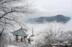 雪色峨眉